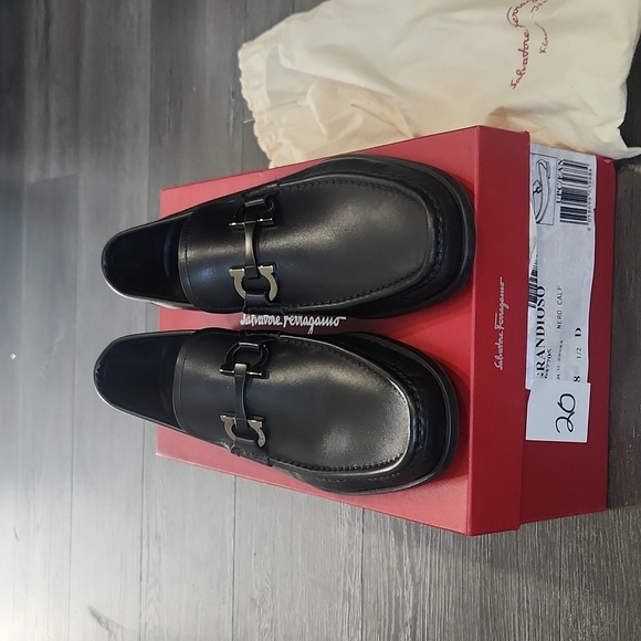Ferragamo Men's  Grandioso Grained Black Calkskin Gancini Loafer size 8.5 - Picture 3 of 9